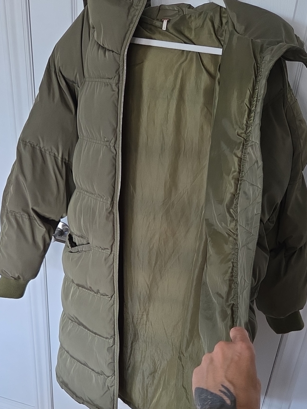 FREE PEOPLE Hooded Parka / Puffer Coat in Military Green, Size S - Picture 11 of 16